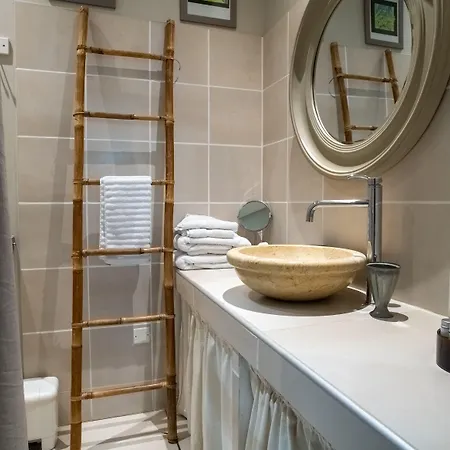 Domaine Des Clos Et Appartements- Teritoria 호텔 보케르