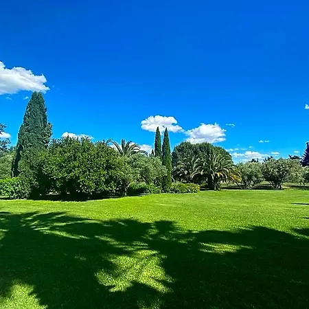Domaine Des Clos Et Appartements- Teritoria 4*