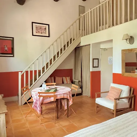 호텔 Domaine Des Clos Et Appartements- Teritoria 4*
